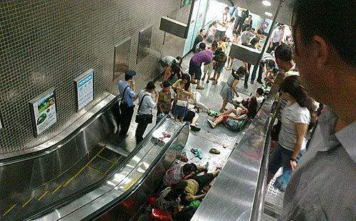 自動扶梯語音提示芯片,電梯語音提示芯片,商場語音播報(bào)芯片,語音識別芯片