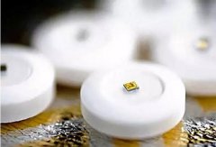 日本開(kāi)發(fā)沙粒大小語(yǔ)音IC芯片